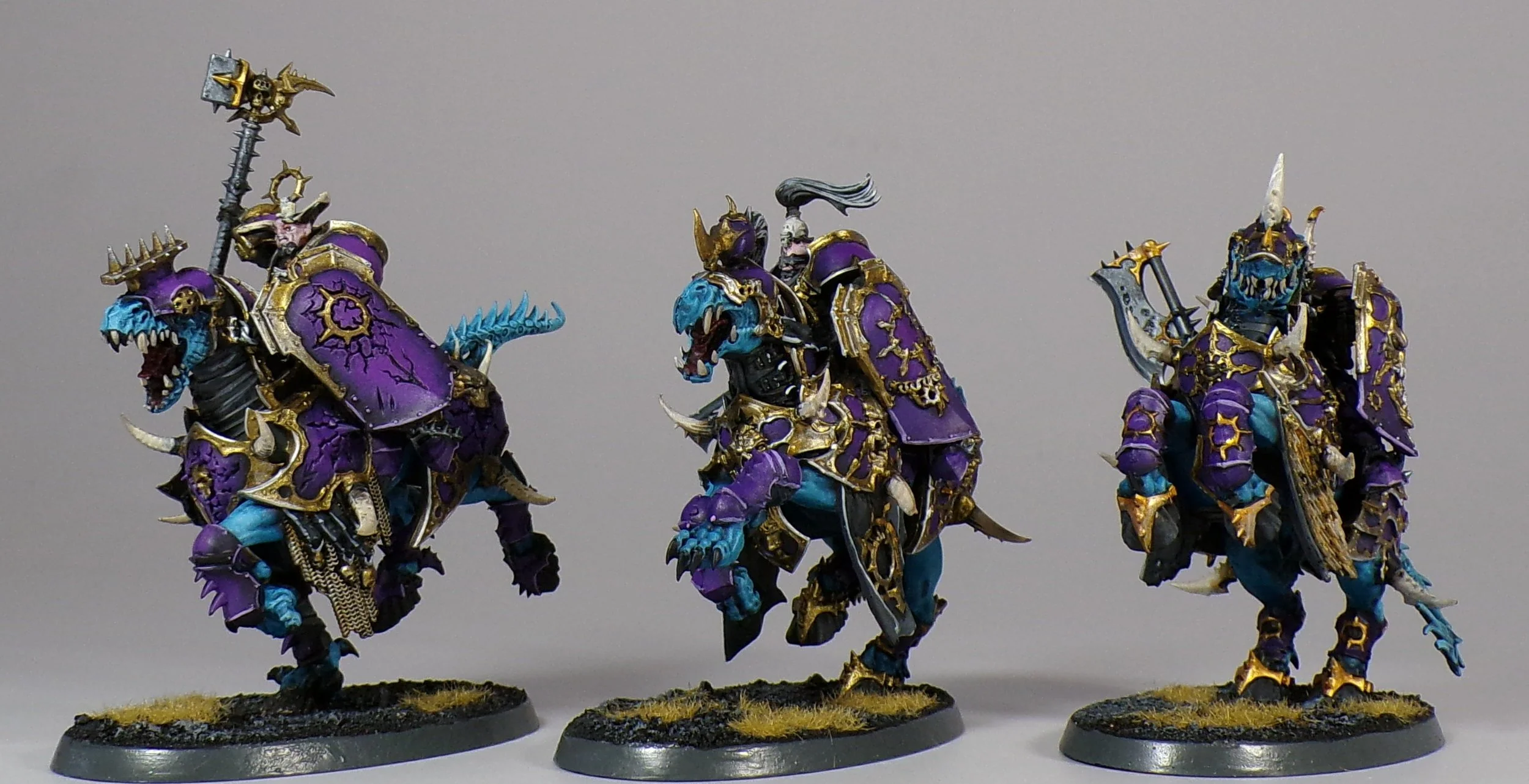 Warhammer AoS - Slaves to Darkness done in the scheme of Emperor's